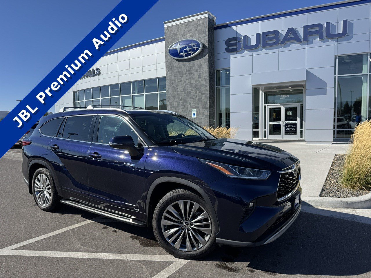 2020 Toyota Highlander Hybrid Platinum