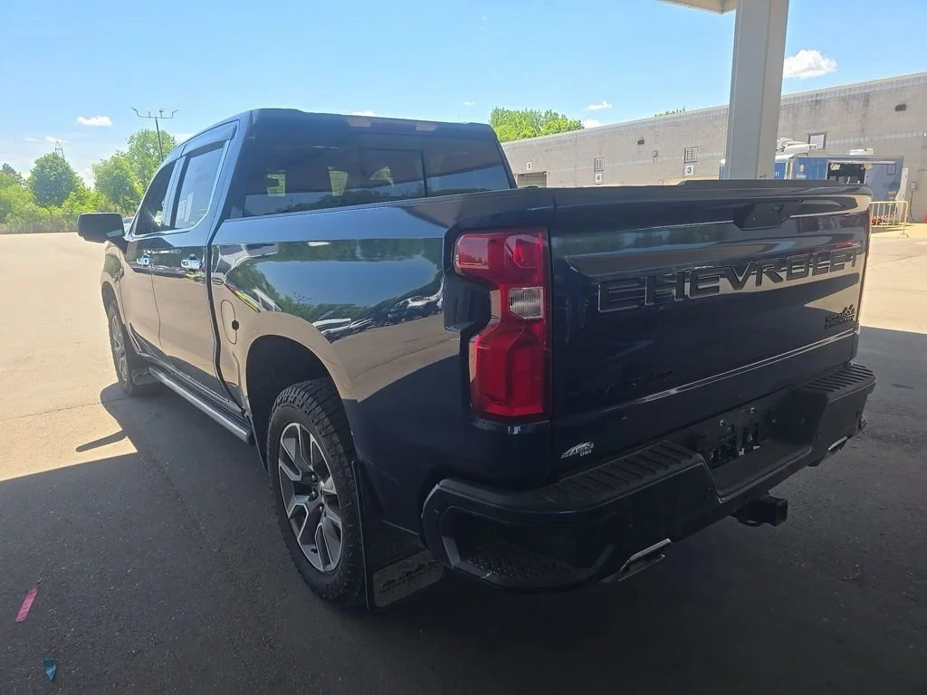 Used 2020 Blue Chevrolet High Country image 3