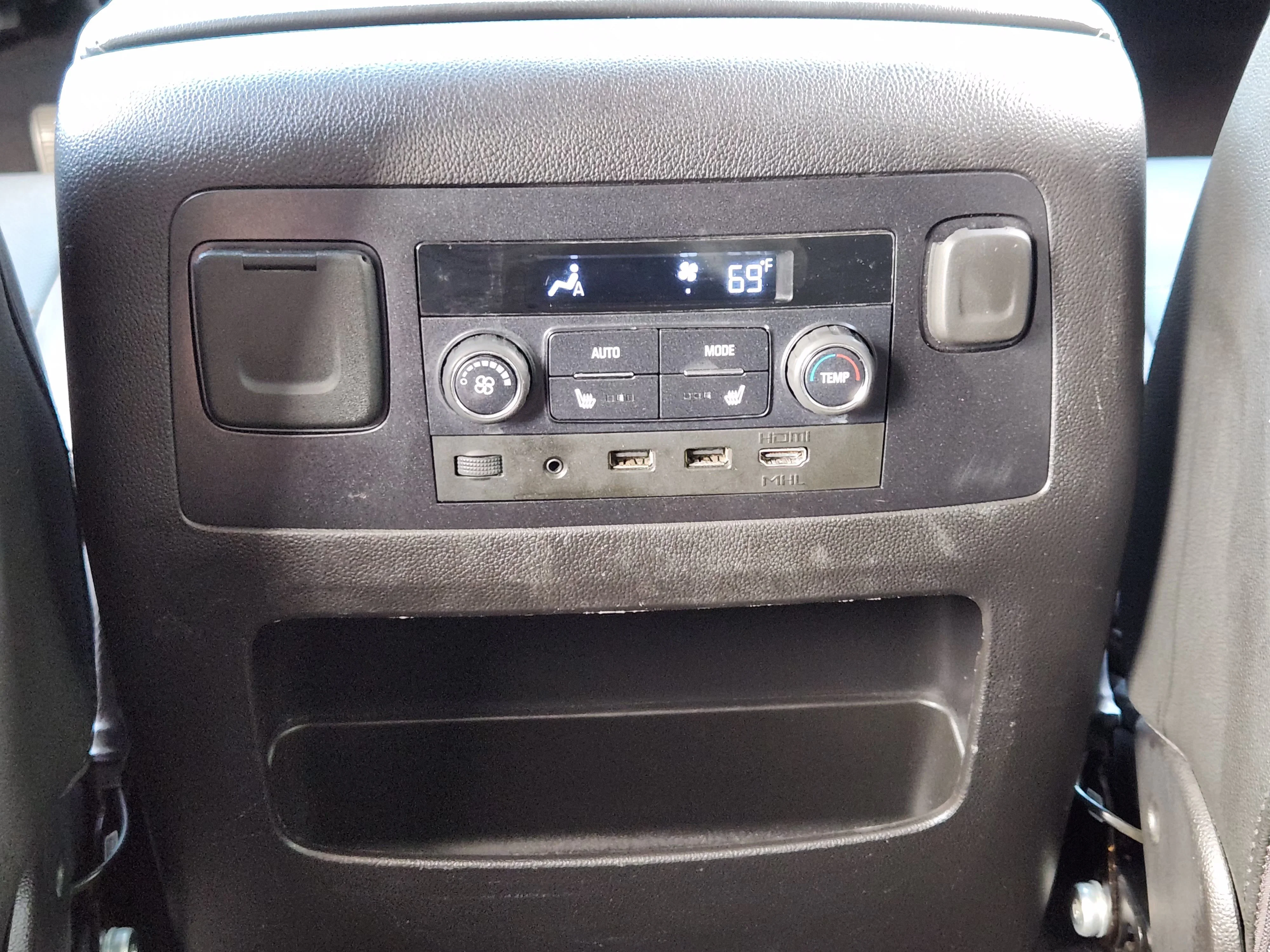 Used 2019 Black Chevrolet Premier image 32