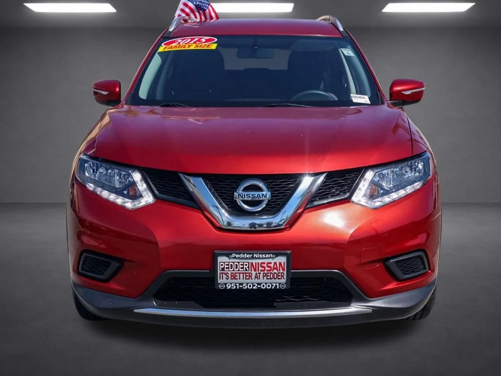 Used 2015 Red Nissan SV image 8