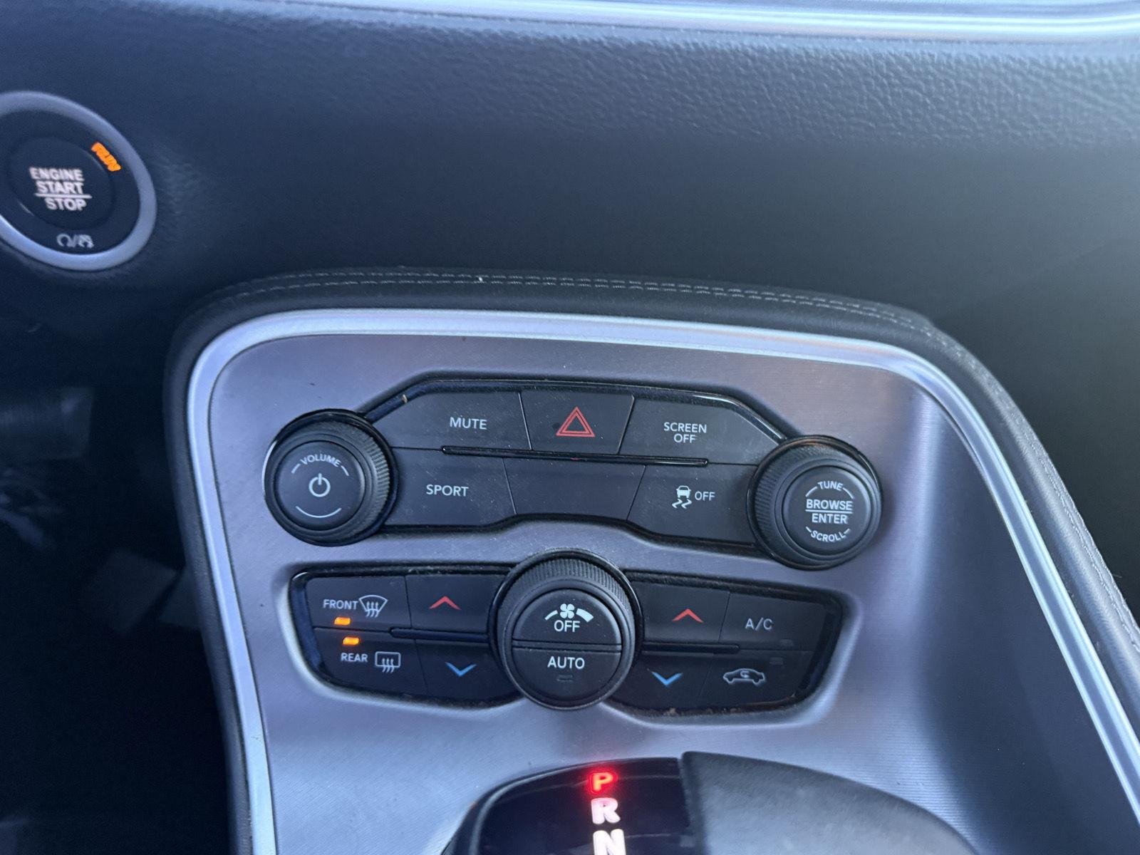 Used 2020 Octane Red Pearlcoat Dodge SXT image 10
