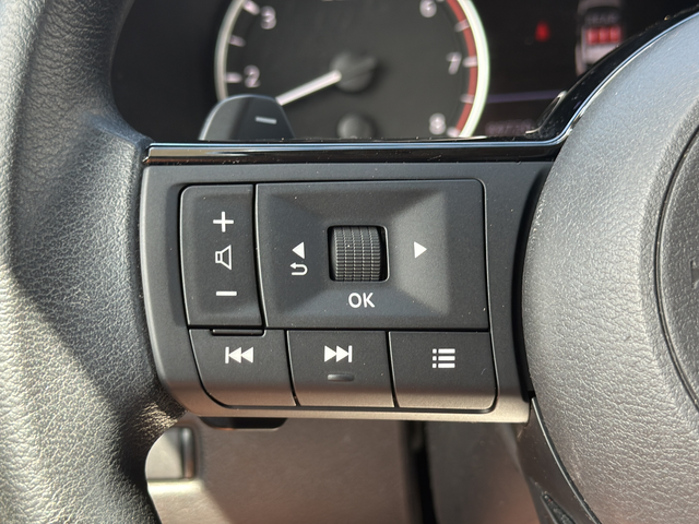 Used 2023 Gray Nissan SV image 16