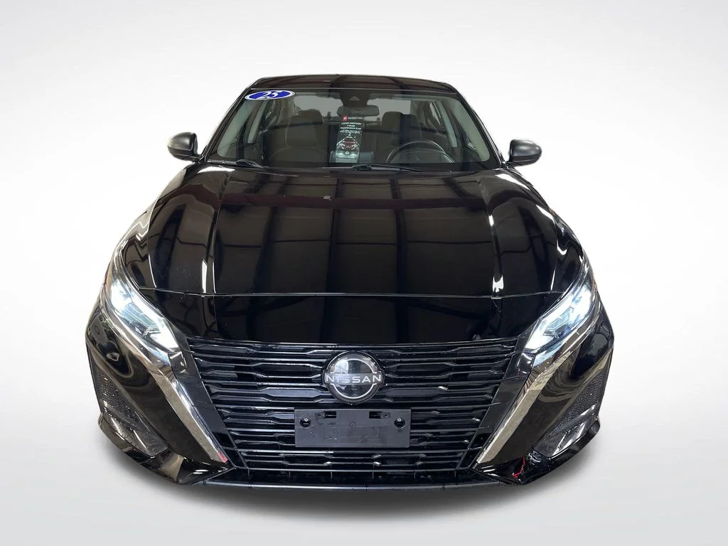 Used 2025 Black Nissan 2.5 SV image 9