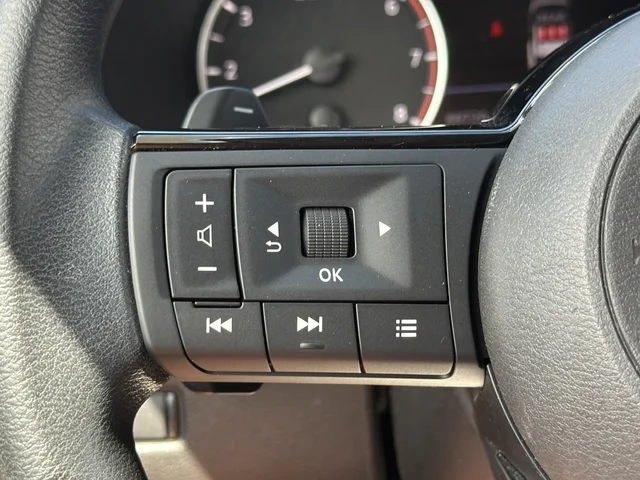 Used 2023 Gray Nissan SV image 17