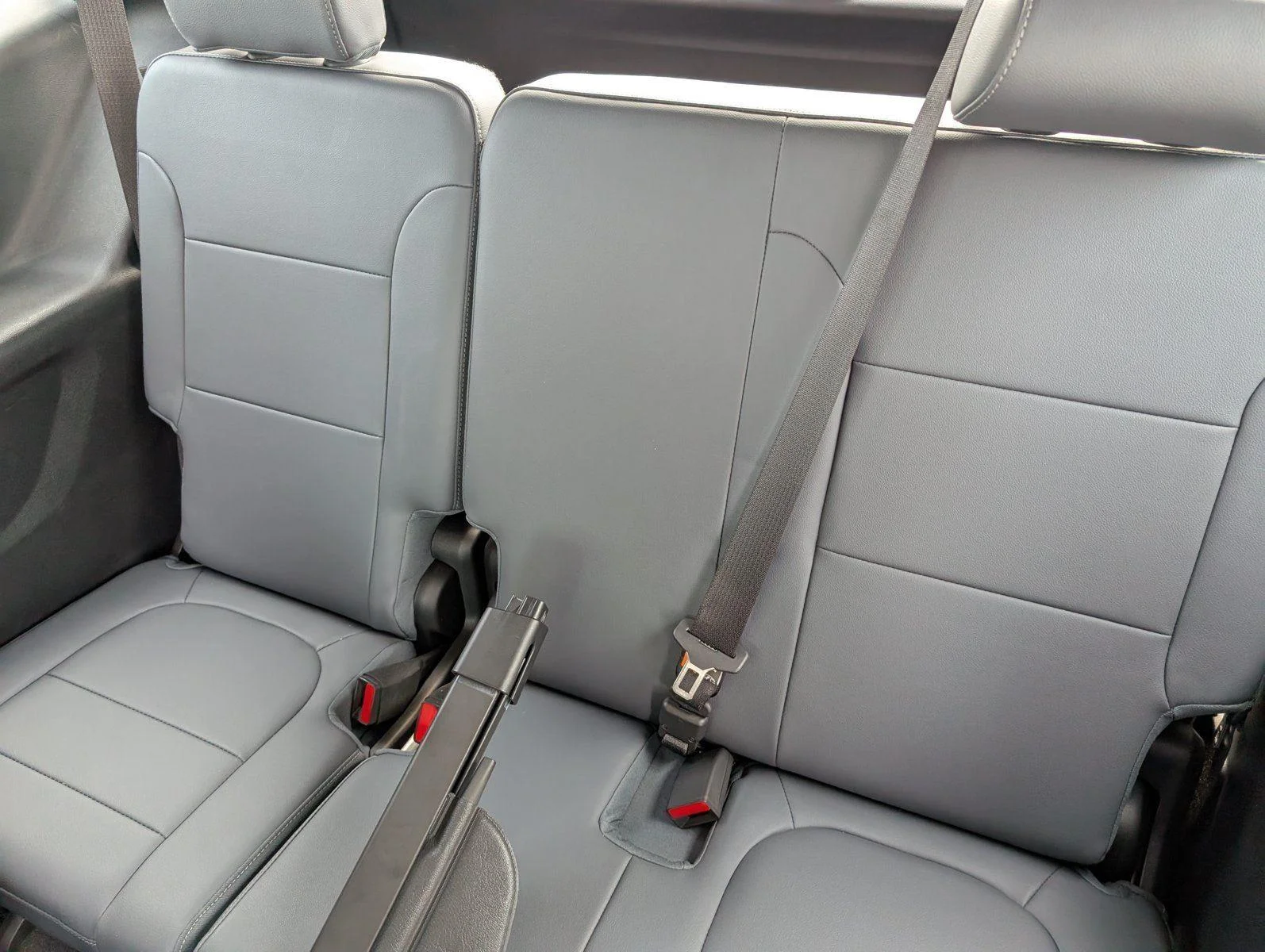 Used 2020 IRIDESCENT PEARL TRICOAT Chevrolet LT Leather image 33