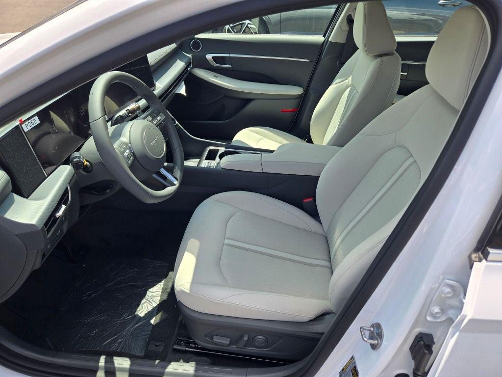 New 2026 White Hyundai SEL Sport image 20