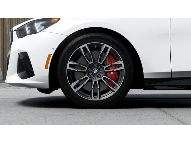 New 2027 Mineral White Metallic BMW  image 7