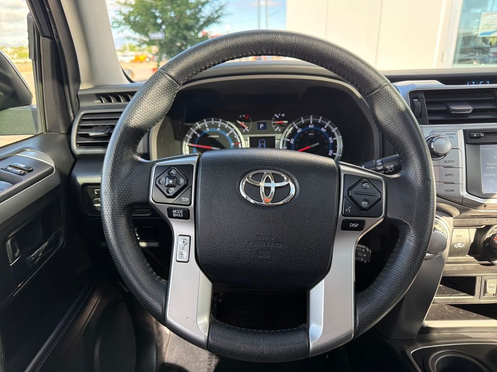 Used 2018 Midnight Black Metallic Toyota SR5 Premium image 15