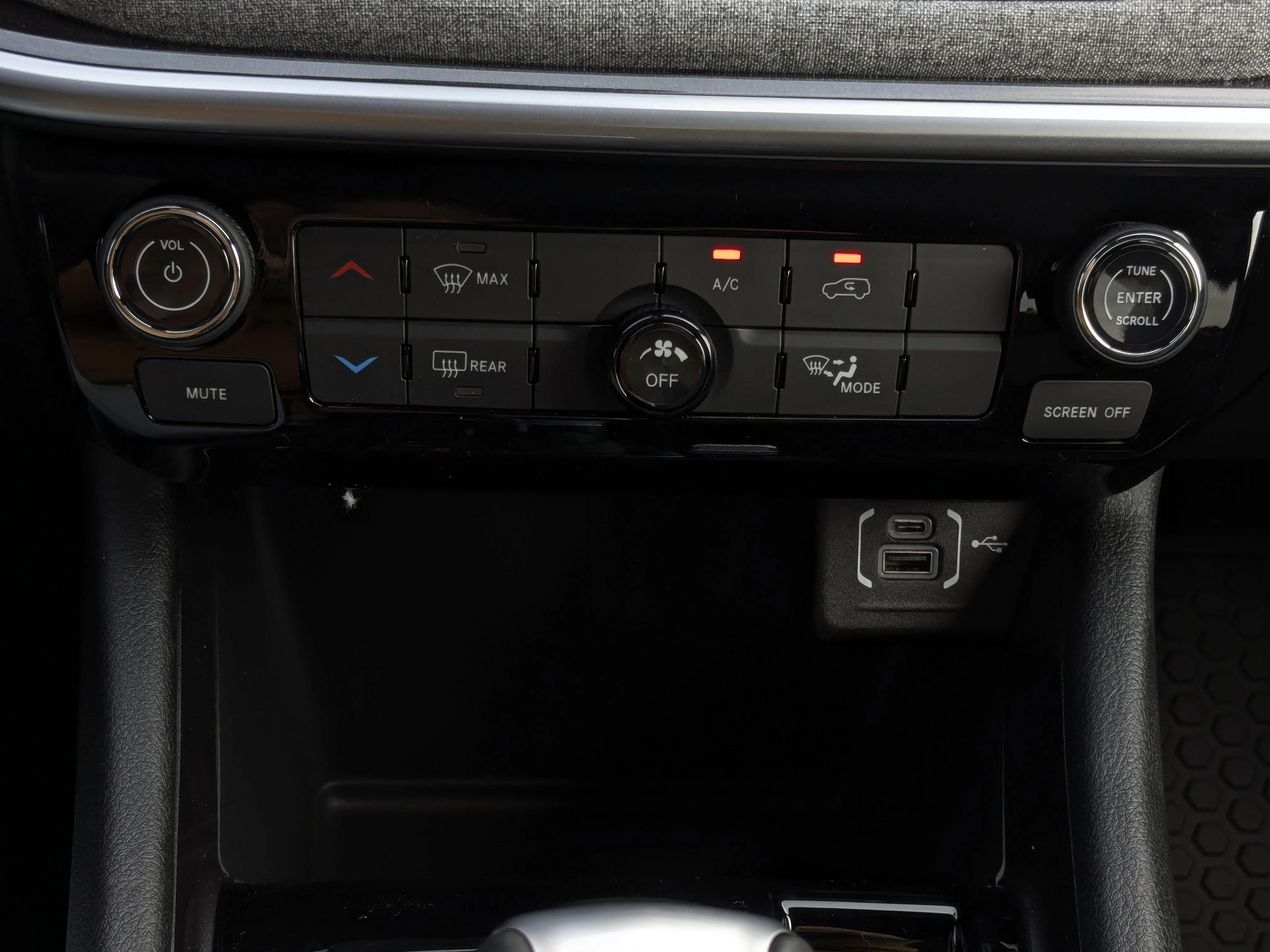 New 2025 Black Jeep North - - Front heated seats - Forward Collision Warning - Uconnect 5 with 8.4?inch display image 21