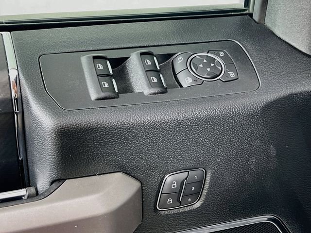 Used 2020 White Ford Lariat image 9