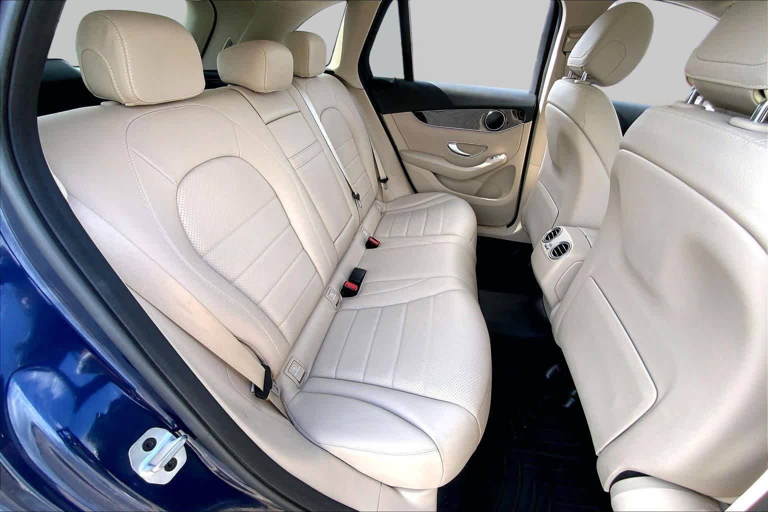 Used 2022 Lunar Blue Metallic Mercedes-Benz GLC 300 image 19