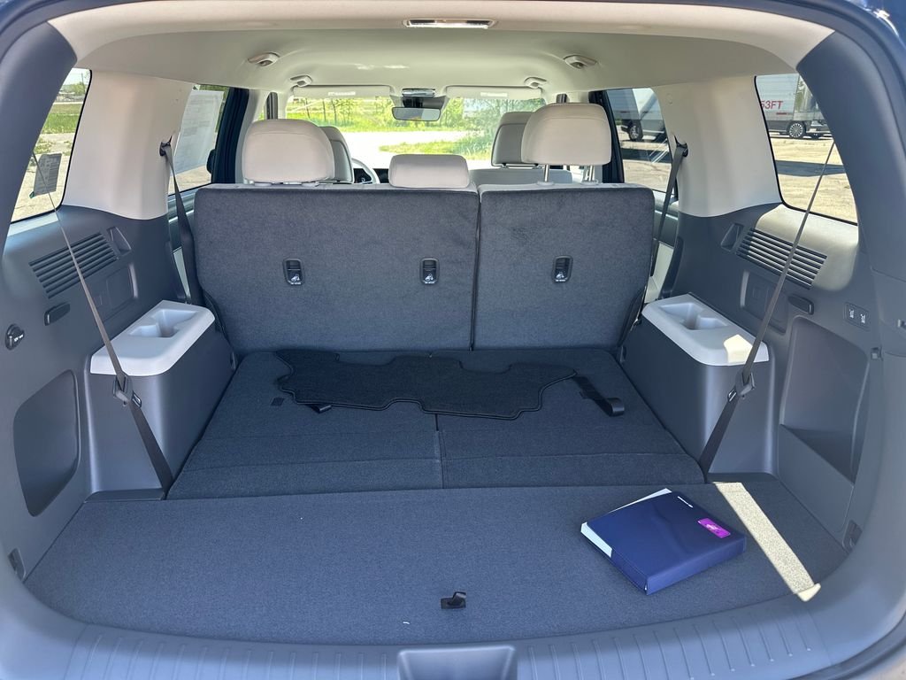 New 2026 Gray Hyundai SE image 5