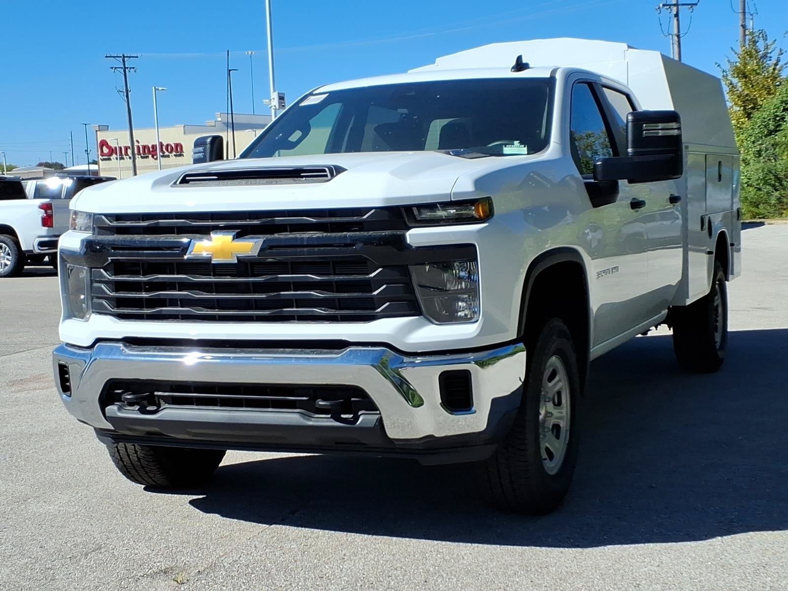 New 2026 Summit White Chevrolet WT image 2