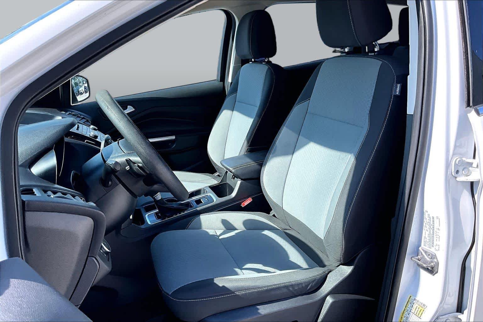 Used 2017 Oxford White Ford SE image 8