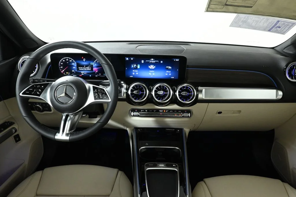 Used 2026 Gray Mercedes-Benz GLB 250 image 16