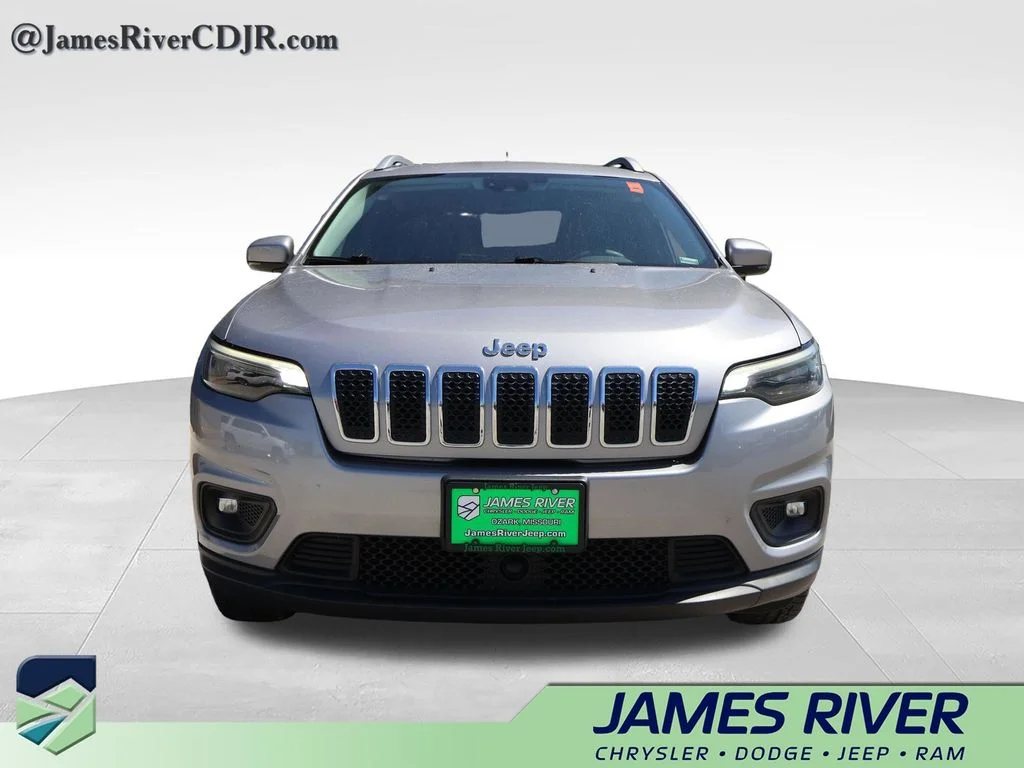 Used 2021 Silver Jeep Latitude Lux image 7