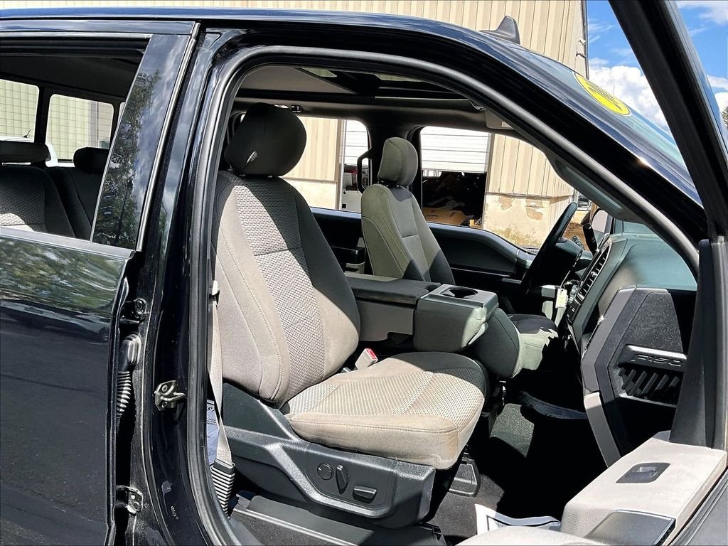 Used 2019 Black Metallic Ford XLT image 11