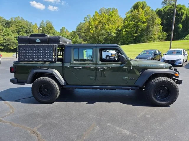 Used 2022 Green Jeep Sport image 9