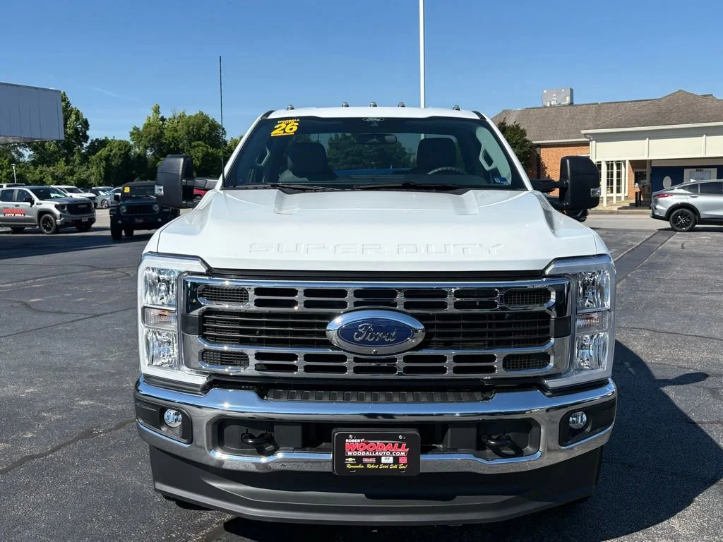 Used 2026 White Ford XL image 1