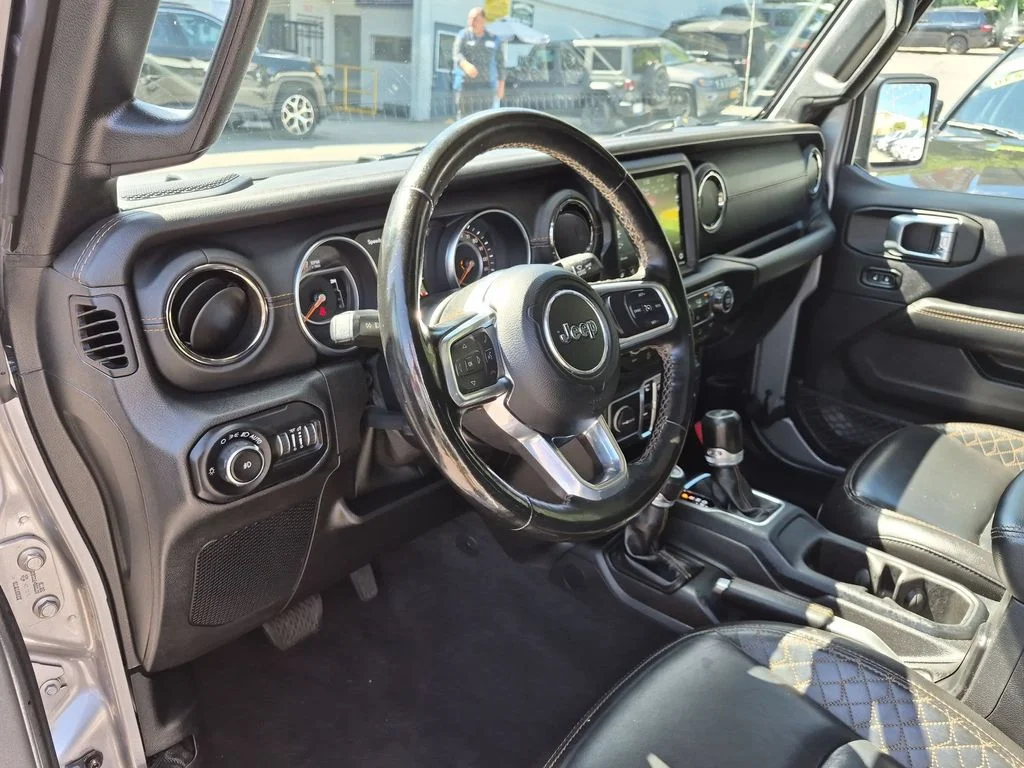 Used 2020 Silver Jeep Unlimited Sahara High Altitude image 10
