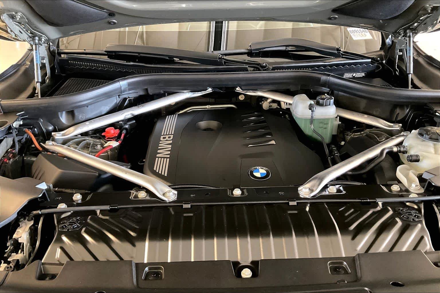 New 2027 Grey Pine Metallic BMW 40 xDrive image 16