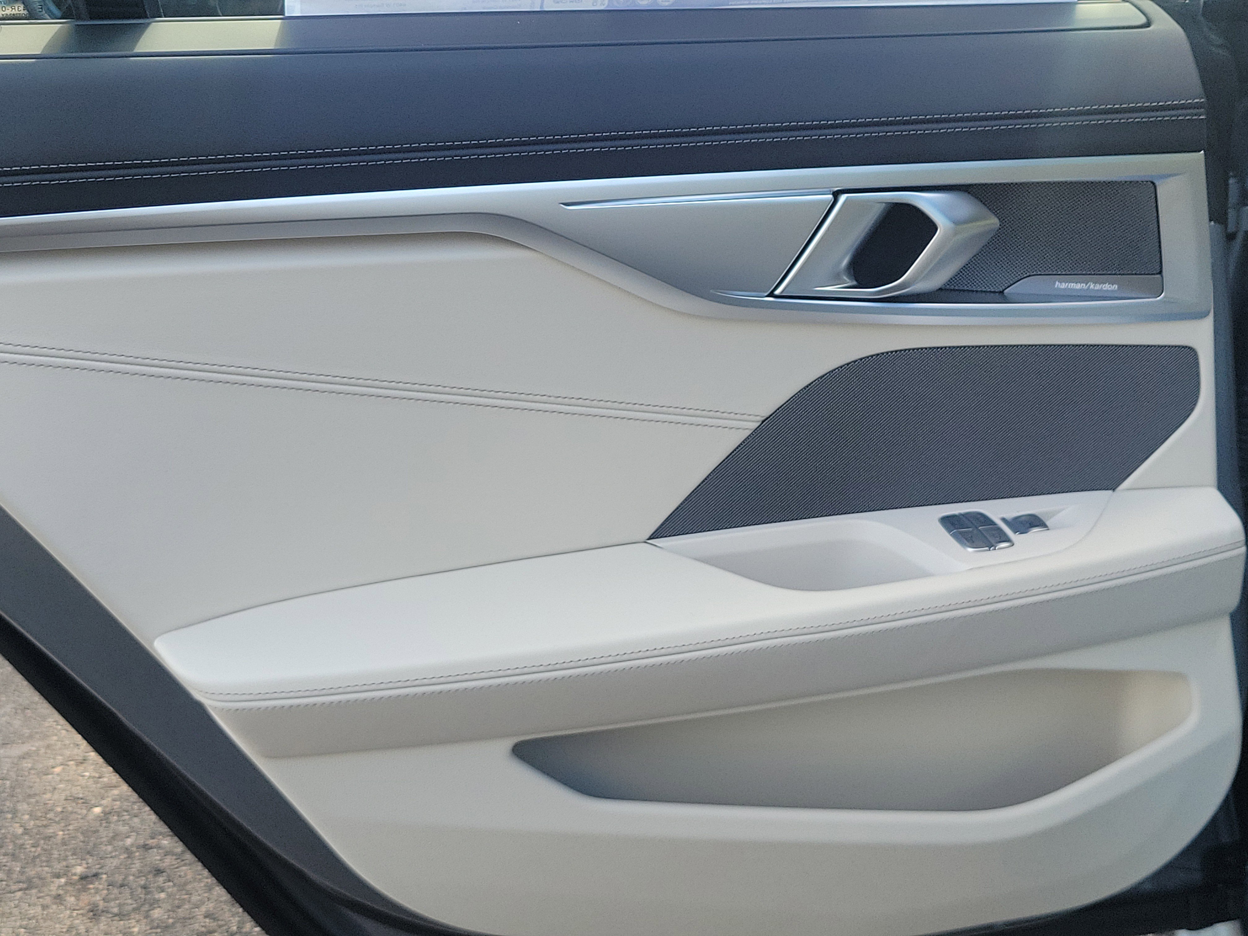 2026 BMW 8 Series 840i - Photo 9