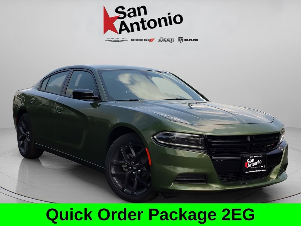Used 2022 Green Dodge SXT image 2