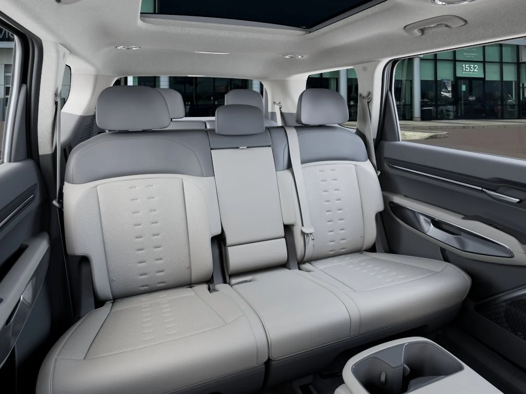 New 2026 Ebony Black Kia Wind AWD image 16