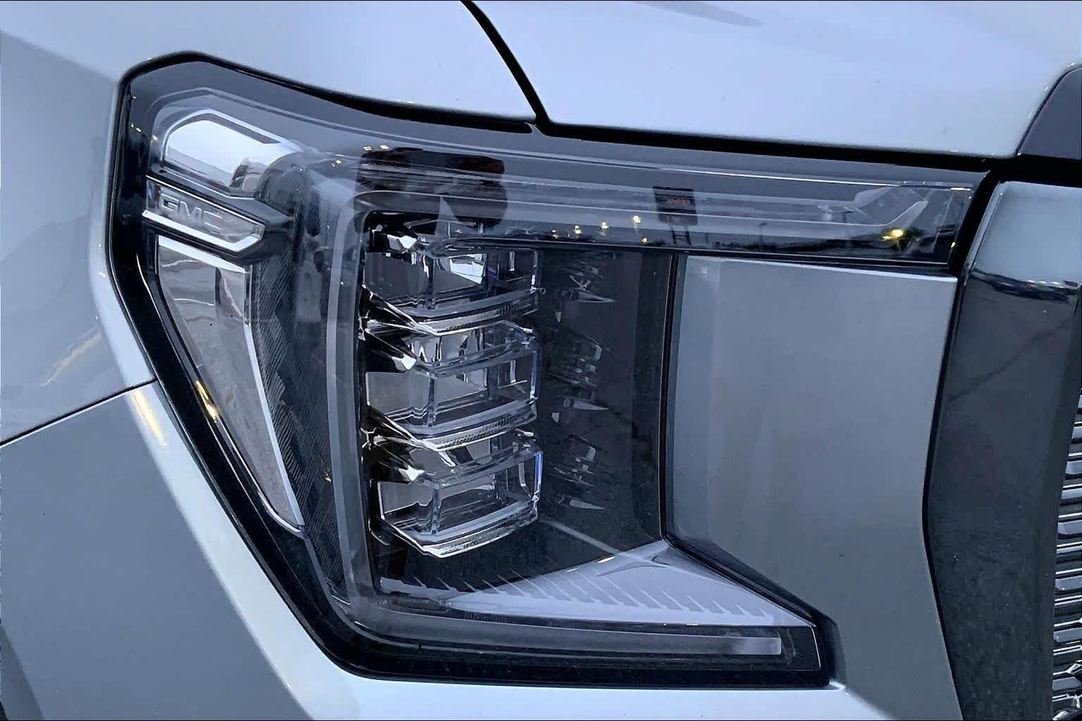 Used 2023 Sterling Metallic GMC SLT image 26