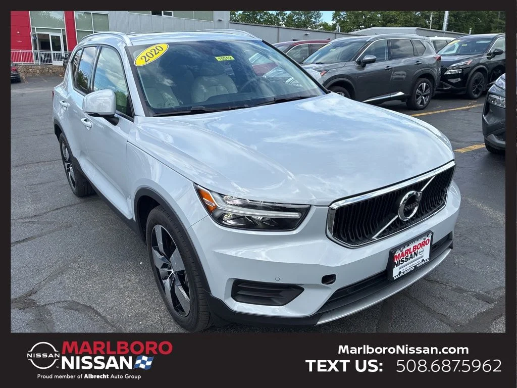2020 Volvo XC40 T5 Momentum AWD's photo