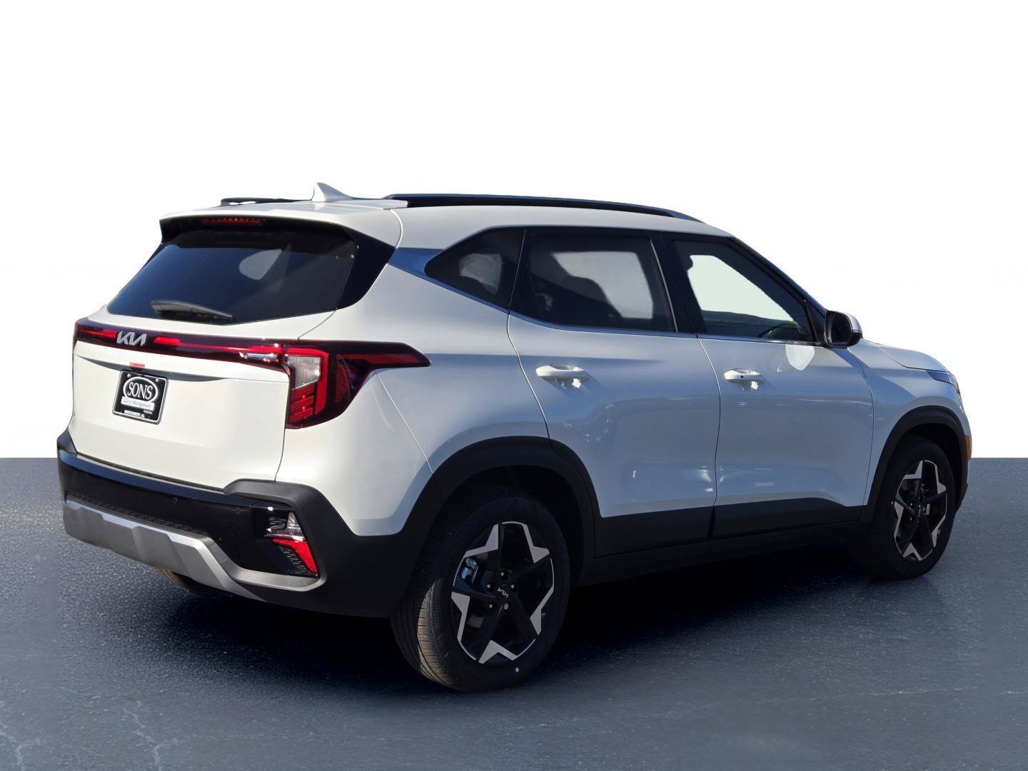 New 2026 Snow White Pearl Kia EX image 8