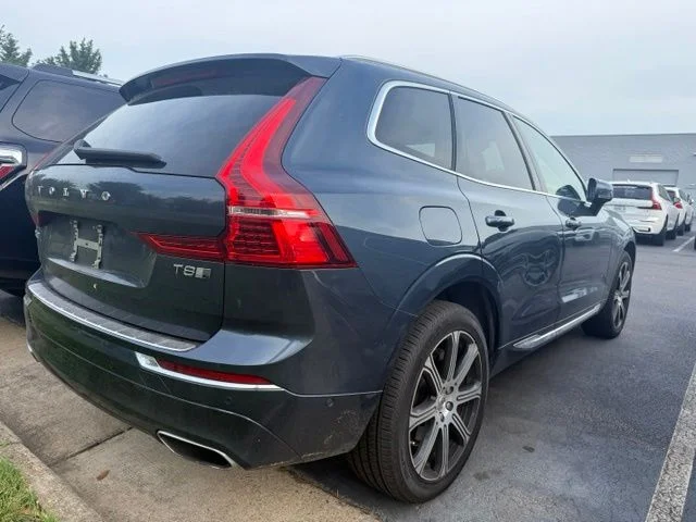 Used 2018 Blue Volvo T8 Inscription image 4