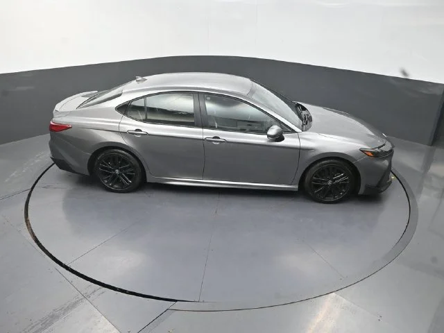 Used 2025  Toyota SE image 30