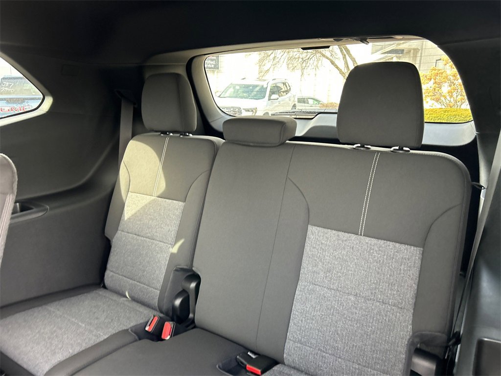 2026 GMC ACADIA - Image 33