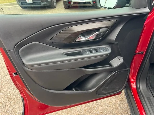 Used 2024 Volcanic Red Tintcoat GMC SLE image 12