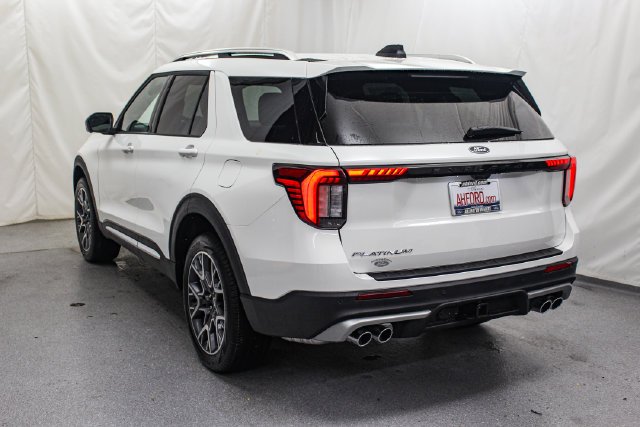 New 2027 Star White Metallic Tri-Coat Ford Platinum™ image 5