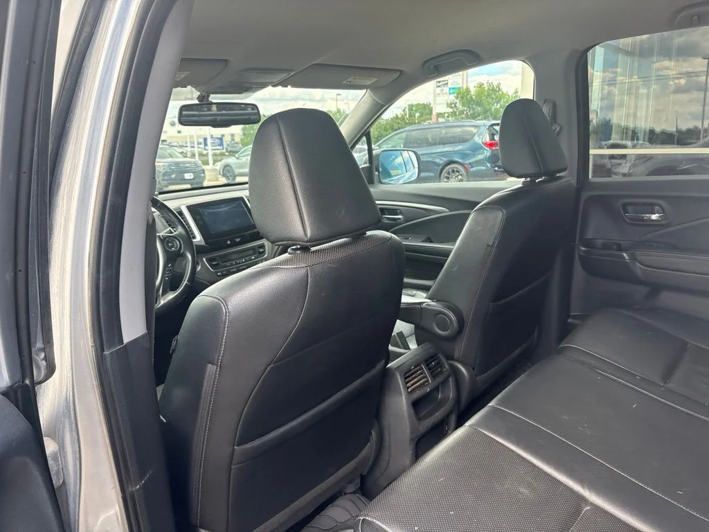 Used 2017 Silver Honda RTL-T image 36