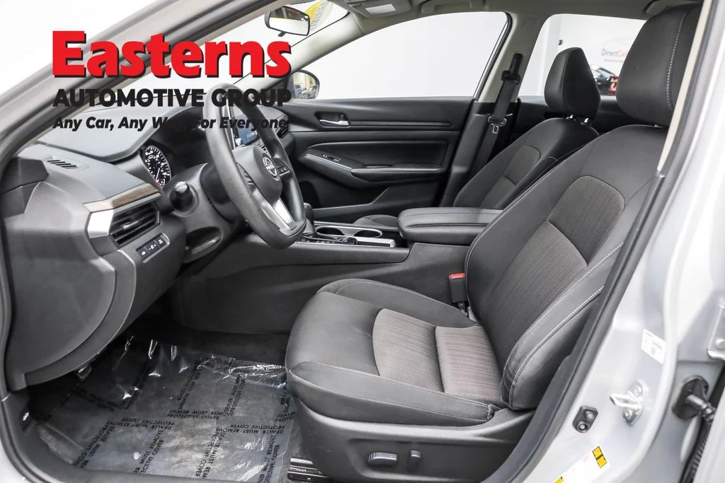 Used 2023 Silver Nissan 2.5 SR image 10