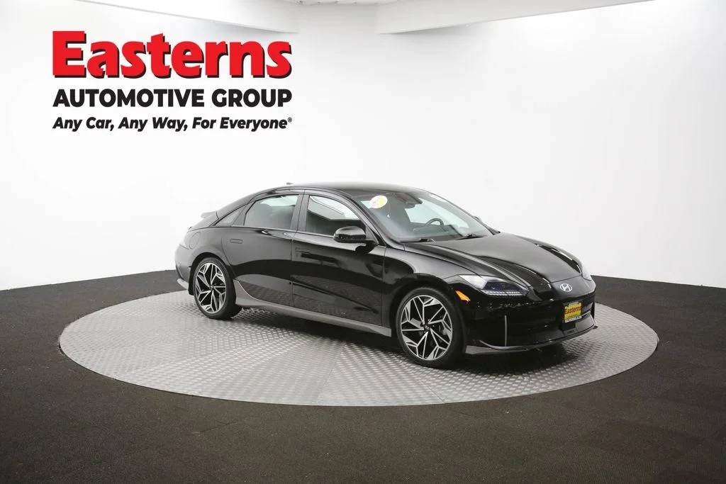 Used 2023 Black Hyundai SEL image 48