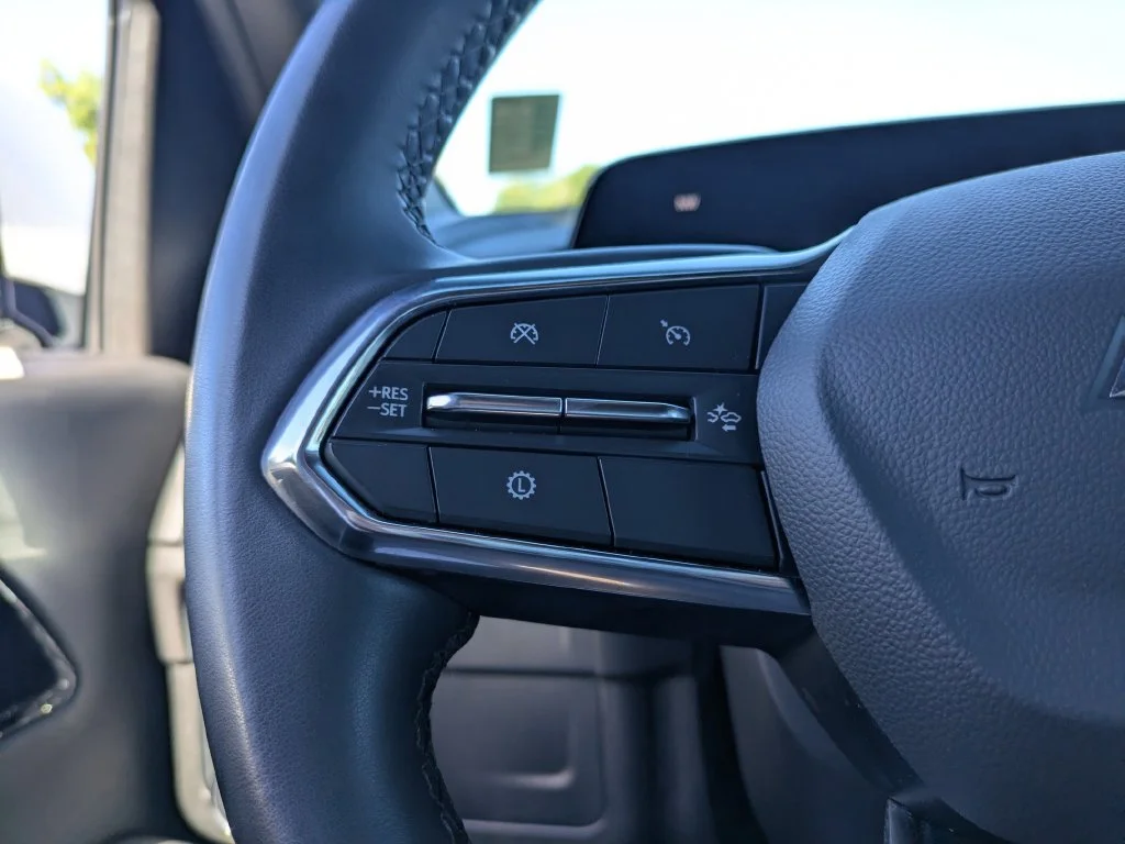 Used 2025 White Chevrolet LT image 29