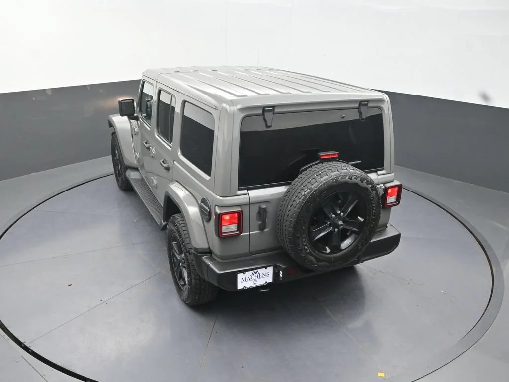 Used 2021 Gray Jeep Unlimited Sahara Altitude image 20