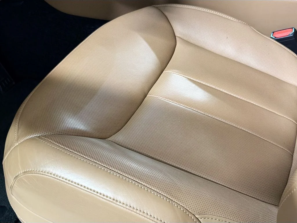 Certified Used 2023 Ionian Silver SV Bespoke Ultra Metallic Satin Land Rover Autobiography image 21
