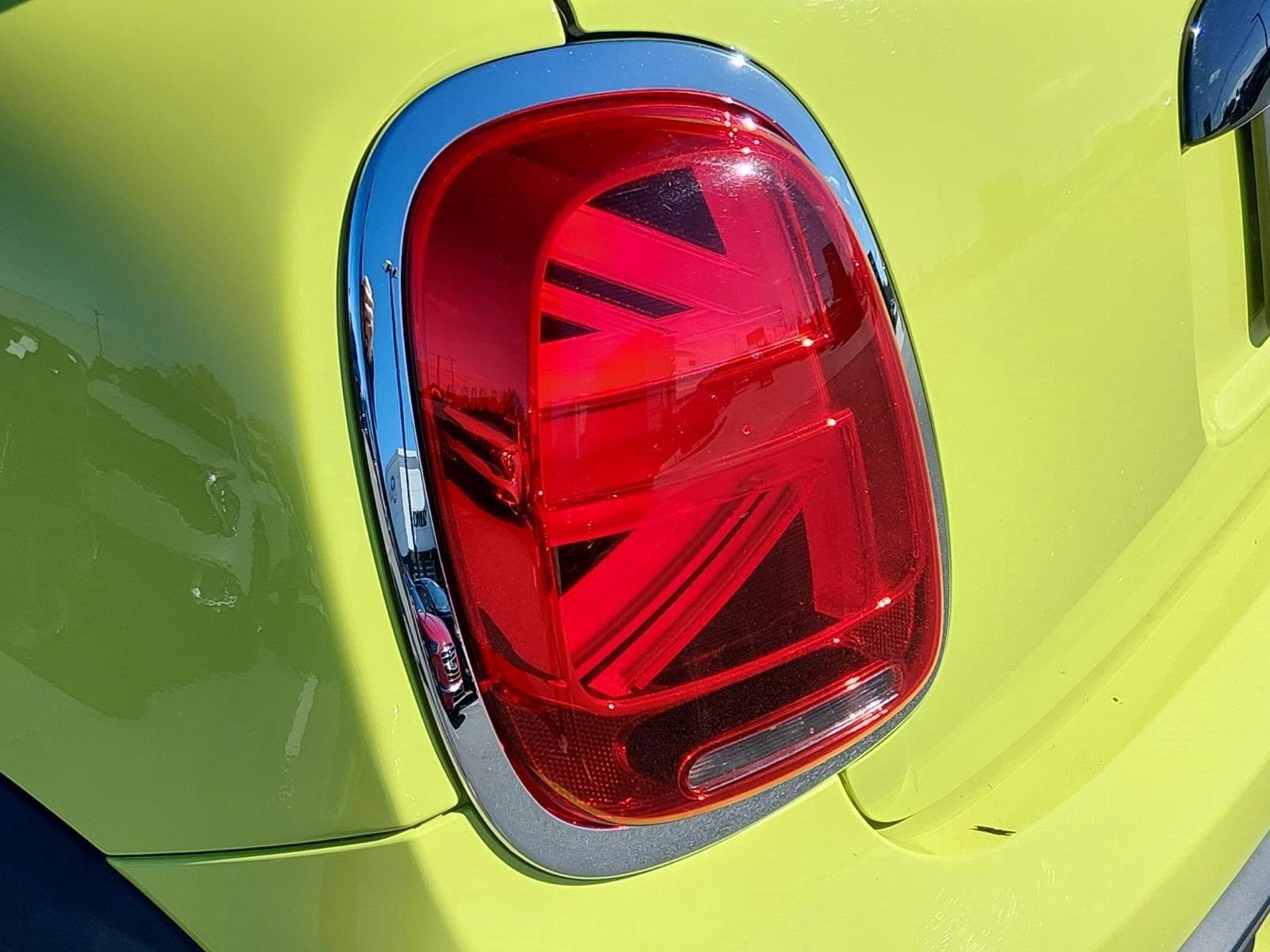 Used 2022 Zesty Yellow MINI Cooper S image 14