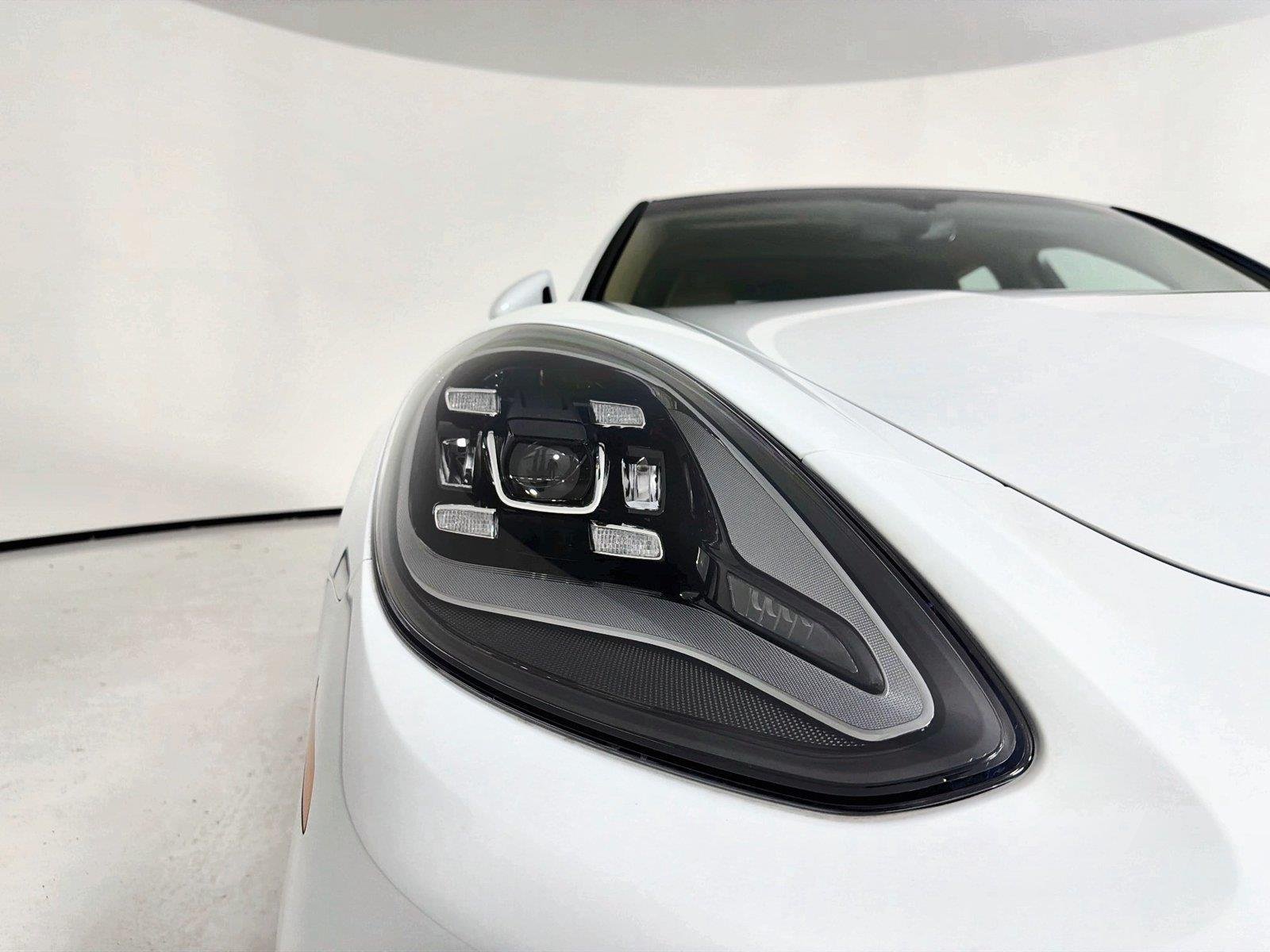 Used 2022 Carrara White Metallic Porsche 4 image 32