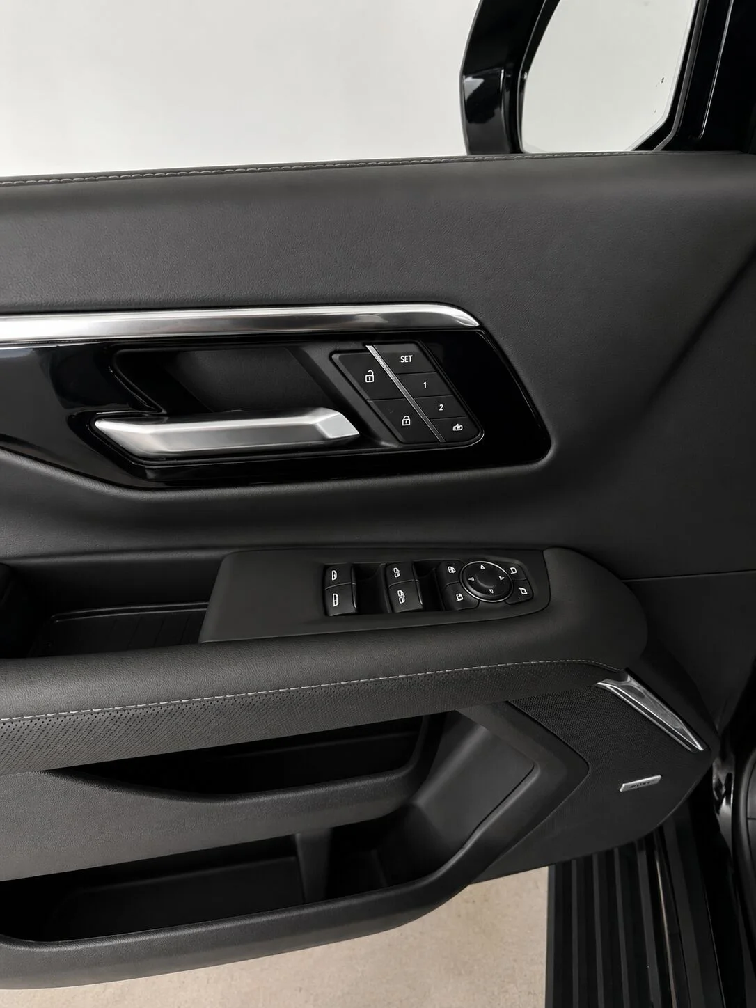 New 2026 Black Chevrolet High Country image 22