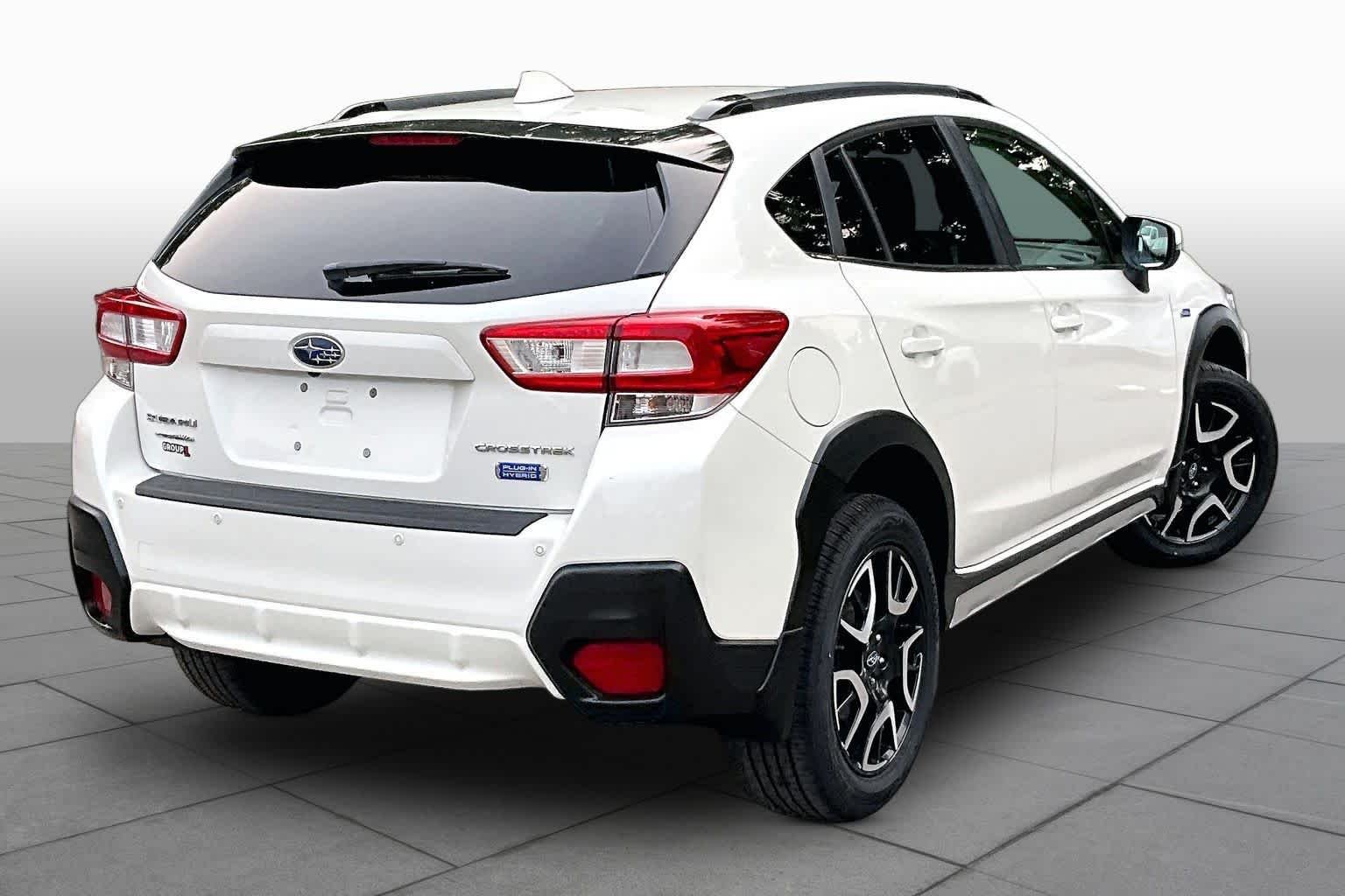 Used 2019 Crystal White Pearl Subaru  image 13