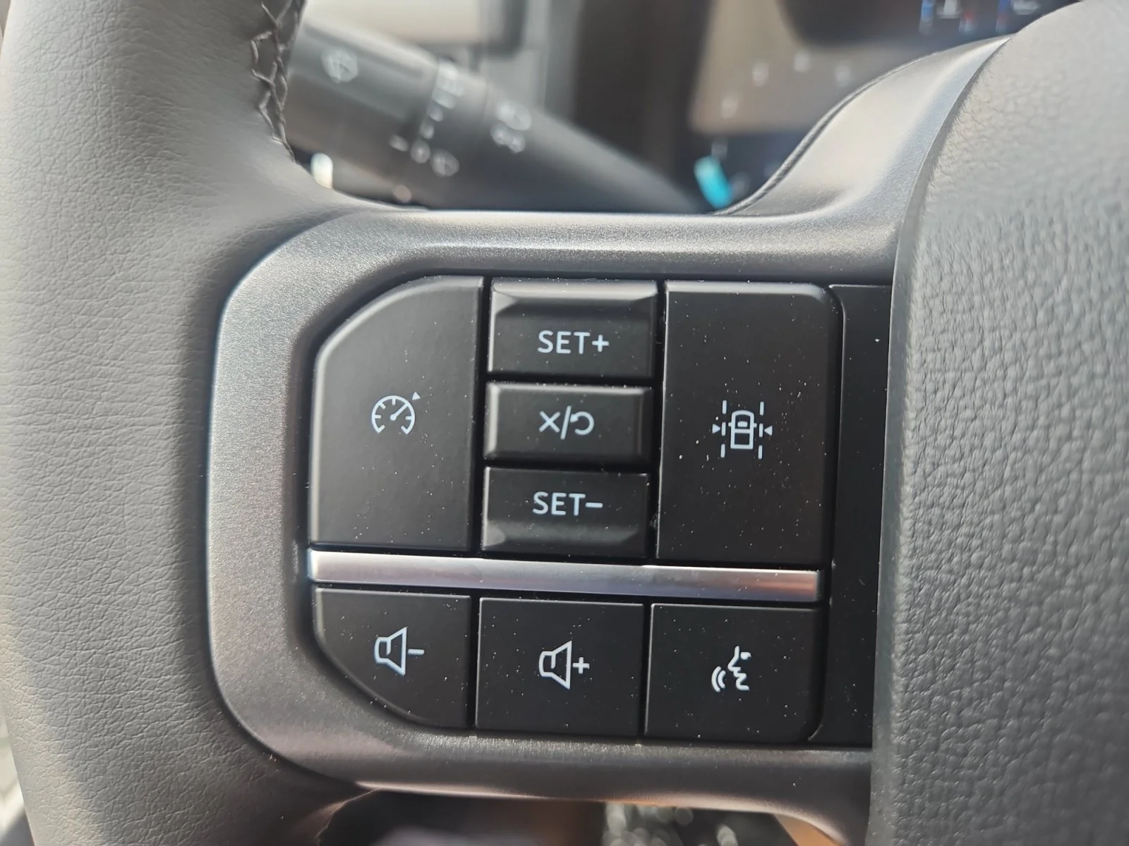 New 2026 Marsh Gray Ford XLT image 22