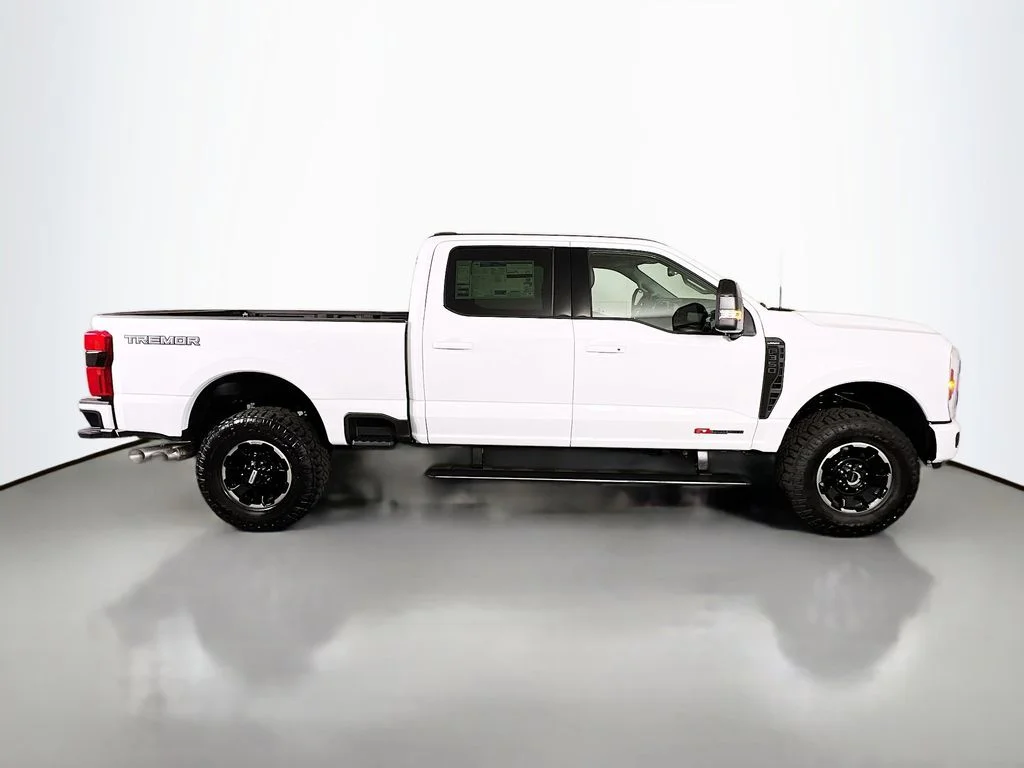 New 2026 Oxford White Ford Lariat image 18