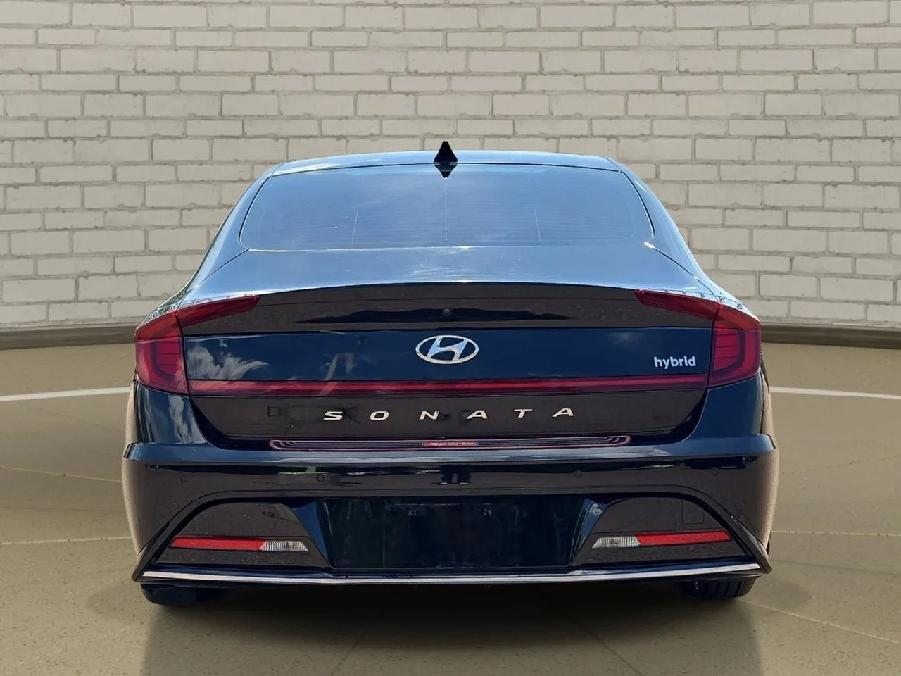 Used 2022 Nocturne Black Hyundai Limited image 5