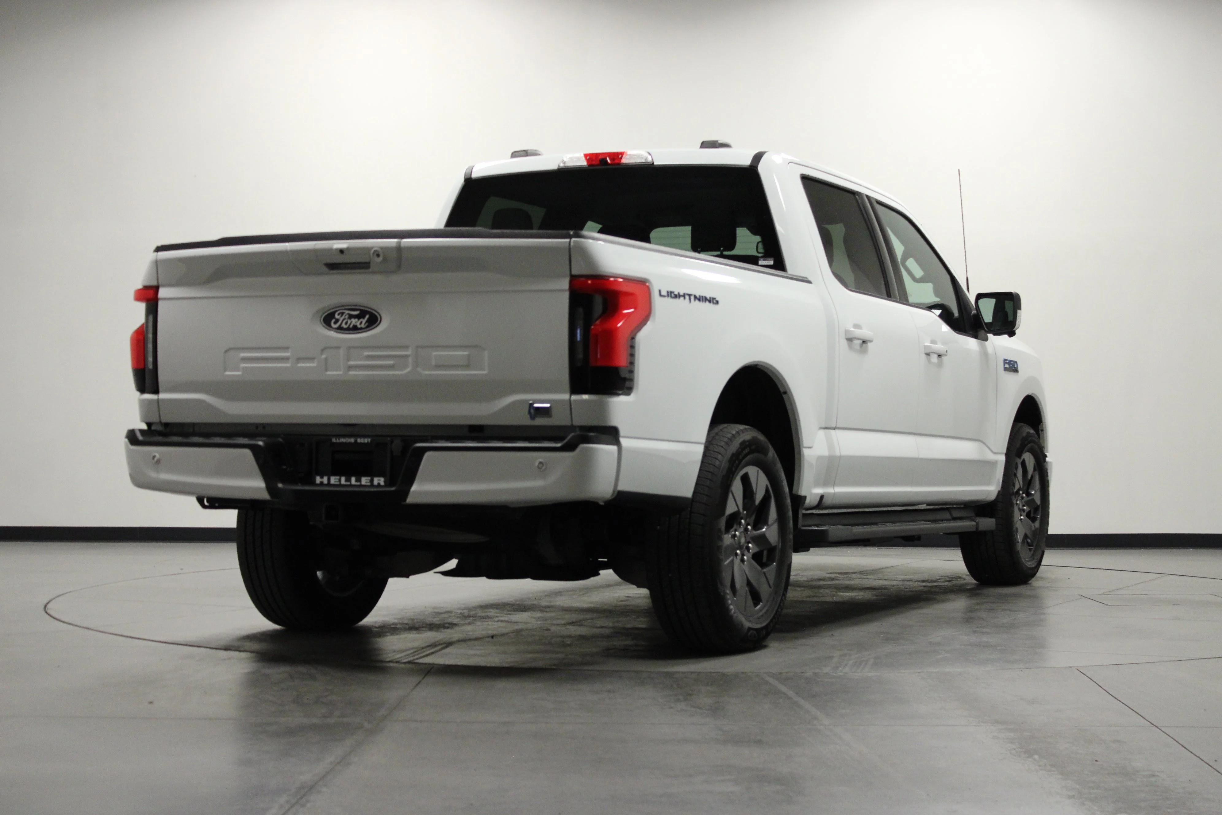 Used 2024 Oxford White Ford Flash image 4